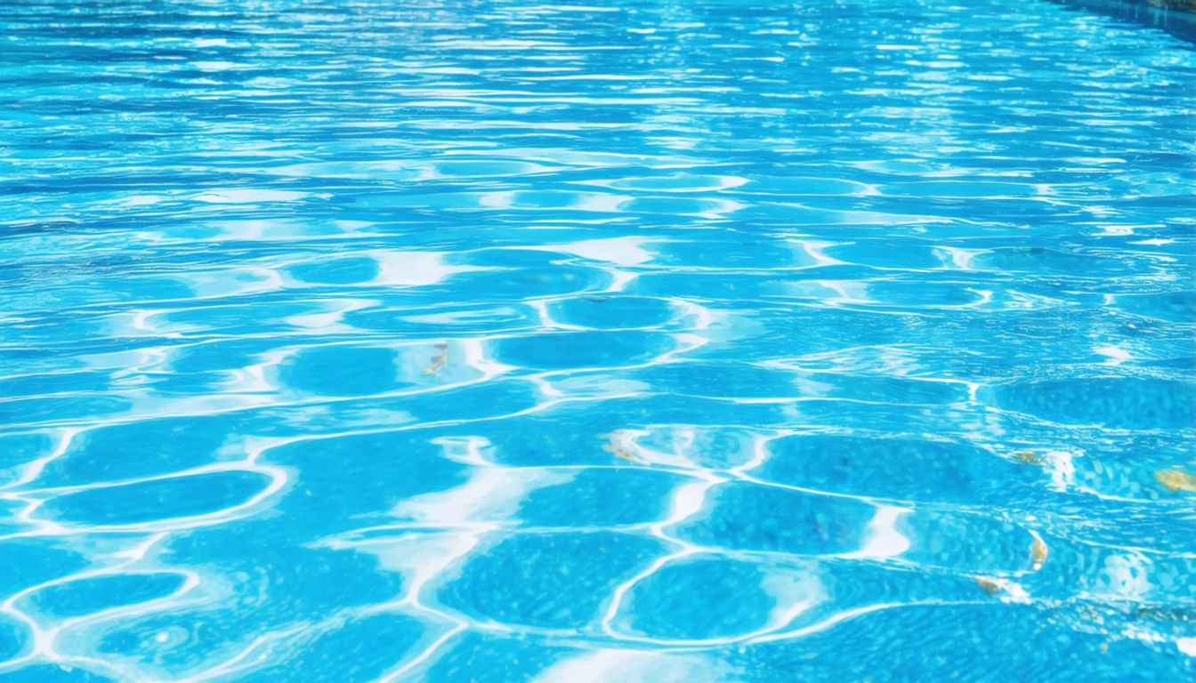 découvrez nos conseils essentiels pour maintenir une eau de piscine cristalline toute l'année et profiter d'une baignade fraîche et saine.